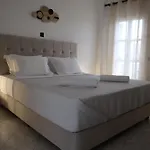 St.george Rooms&studios Playa de Perivolos