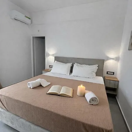 St.george & Guest house Perivolos (Santorini)