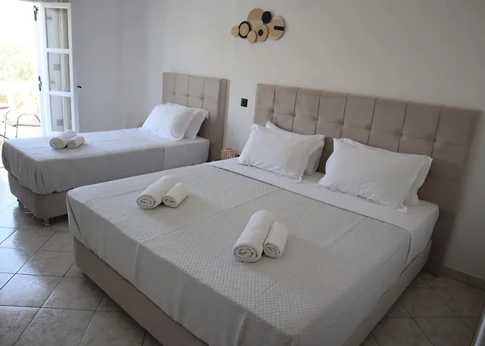 St.george & Guest house Perivolos (Santorini)