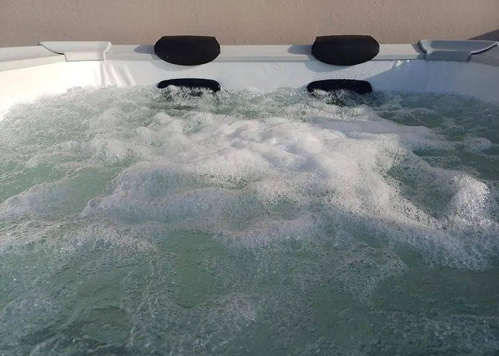 St.george & Affittacamere Perivolos (Santorini)