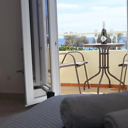 St.george & Gasthof Perivolos (Santorini)