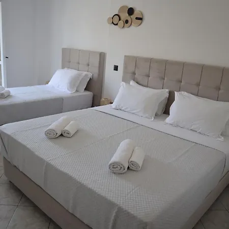 St.george & Guest house Perivolos (Santorini)