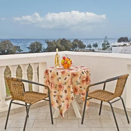 Guest house St.george & Perivolos (Santorini)