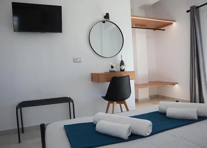 St.george Maison d'hôtes Perivolos (Santorini)