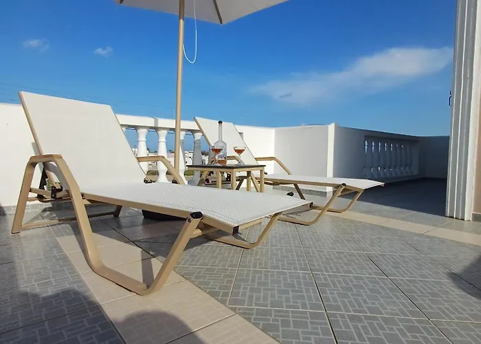 St.george & Perivolos (Santorini)